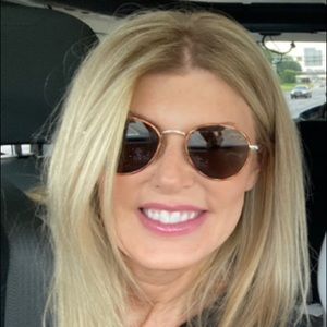 Meet your Posher, Charmaine